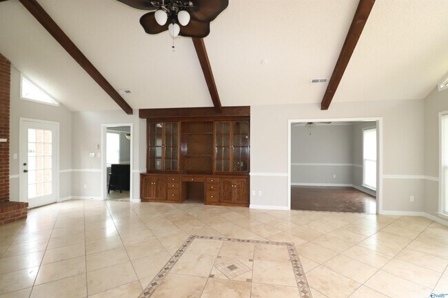 Foto del edificio - 1809 Lindsay Ln S
