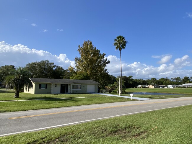 Foto del edificio - 261 Deltona Blvd