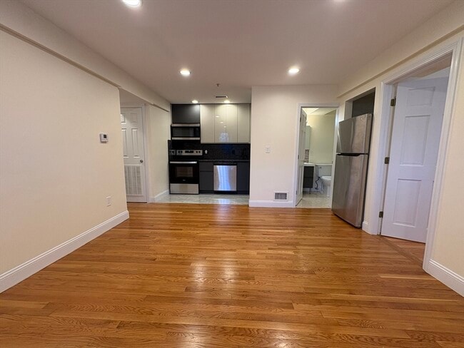 Building Photo - 1801 Beacon St