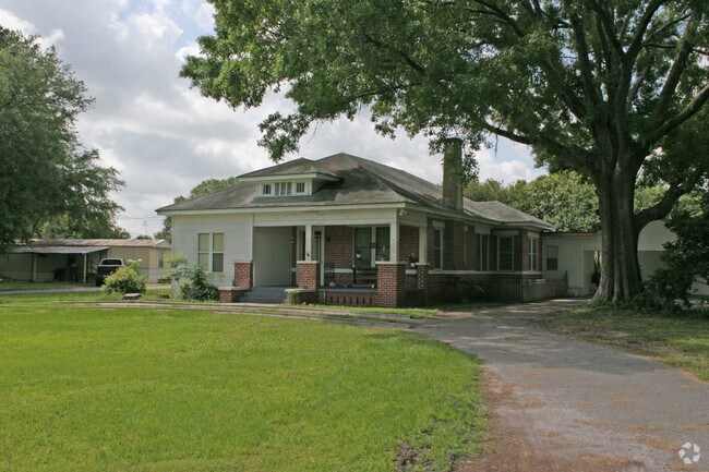 Foto del edificio - 4909 Coronet Rd
