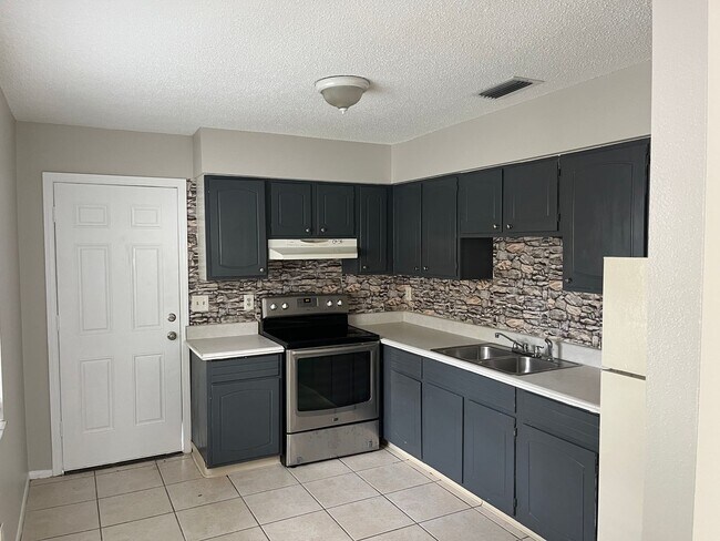 Foto del edificio - quaint 2 bedroom home
