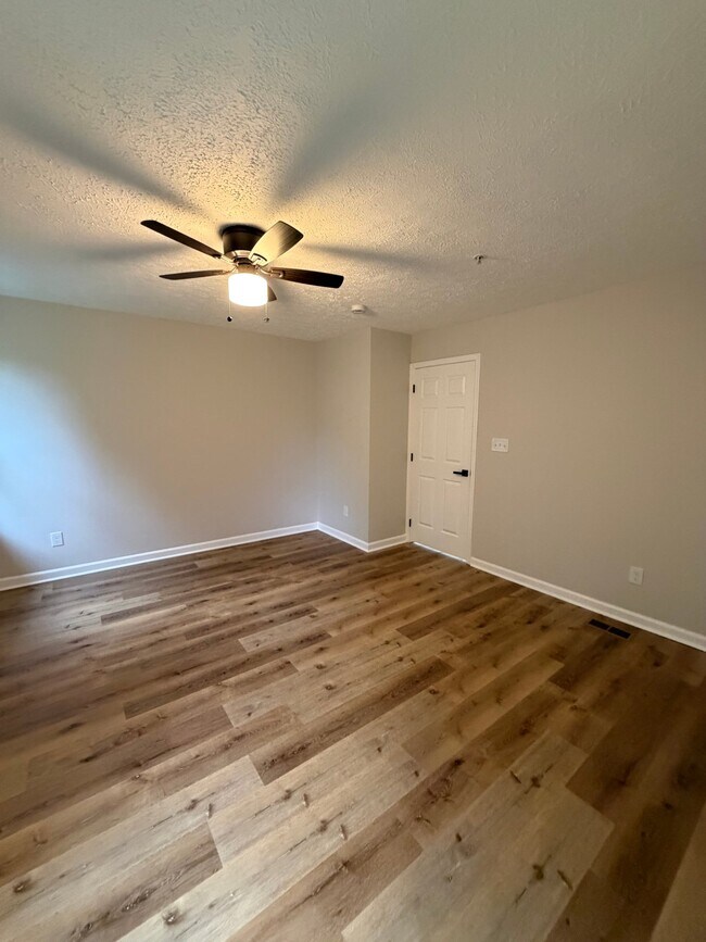 Foto del edificio - 79 Hickory Ln