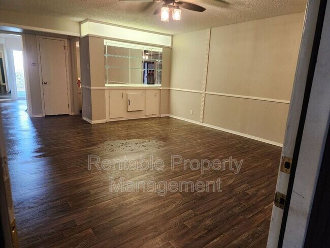 Building Photo - 6238 Wheaton Dr