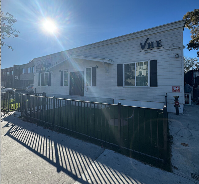 Front Cottage - Victory House East