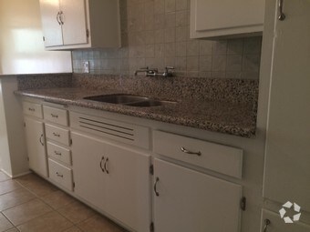 Primary Photo - 33 Granada Ave