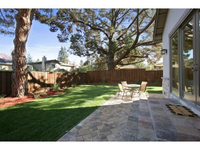 Building Photo - 2025 Santa Cruz Ave