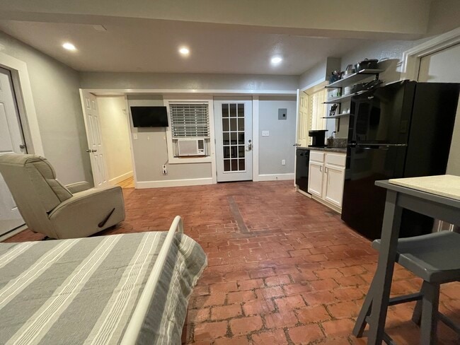 Building Photo - 12609 Cowboy Ln