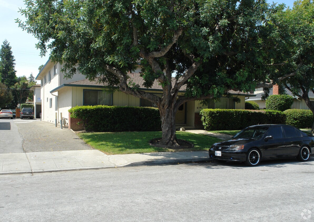 Building Photo - 656 Olive Ave