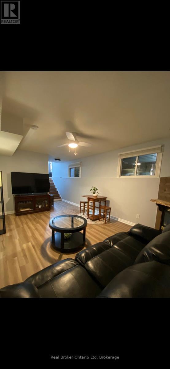 Building Photo - 1819 Old Second Rd S