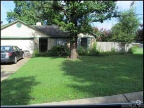 Building Photo - 802 Lindy Cove