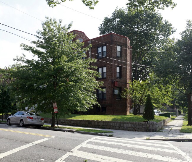 Building Photo - 5601 Colorado Ave NW