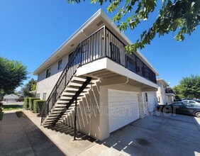 Building Photo - 4505 Palm Ave