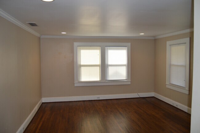 Foto del edificio - 313 W Bingham St