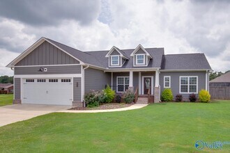 Building Photo - 1837 Saddle Trace Ln SE