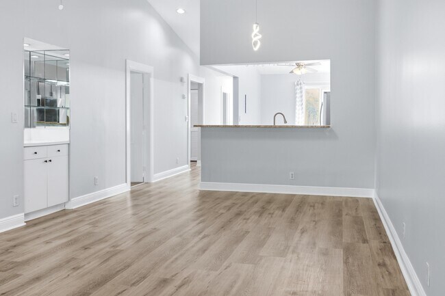 Foto del edificio - 460 NW 67th St