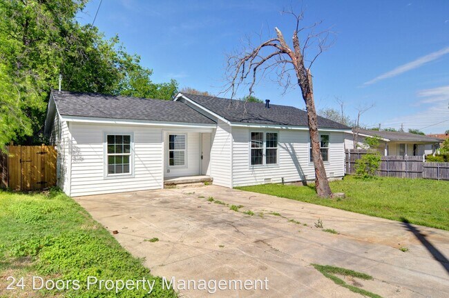 Foto del edificio - 3 br, 2 bath House - 7816 Corina Dr