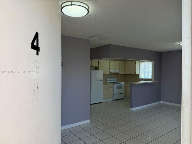 Building Photo - 837 SE 8th Ct