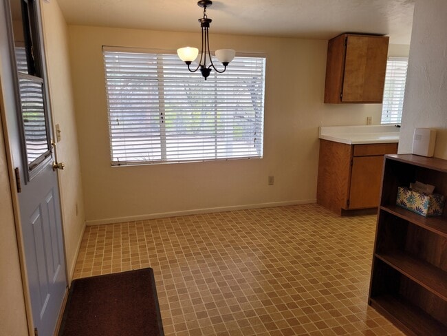 Building Photo - 600 El Recreo Ct