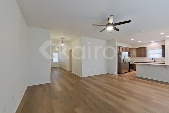 Building Photo - 110 Hendrix Rd