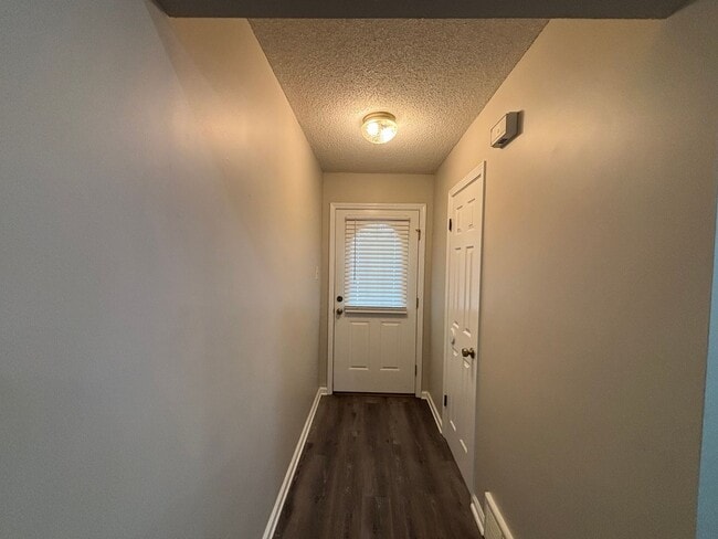 Building Photo - 3104 Ingleside Dr