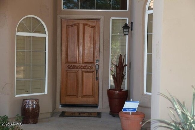 Building Photo - 9113 E Palm Tree Dr