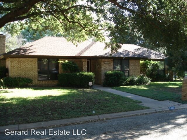 Primary Photo - 4 br, 2.5 bath House - 2402 HELENA CIRCLE