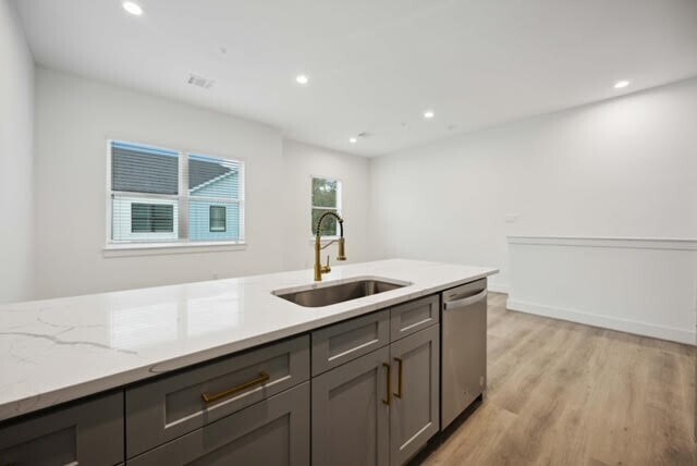 Foto del edificio - 413 E 13th St