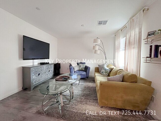 Foto del edificio - ALMOST NEW TOWNHOME WITH 3 BEDROOMS AND MO...