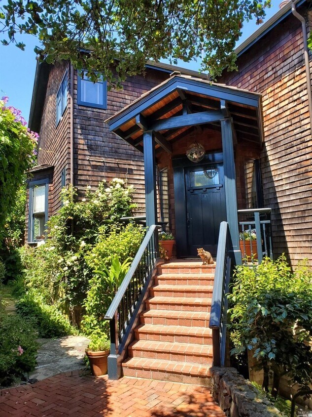 Primary Photo - 300 Golden Gate Ave