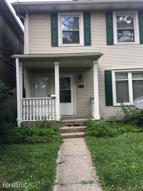 Primary Photo - 313 E St Joseph St