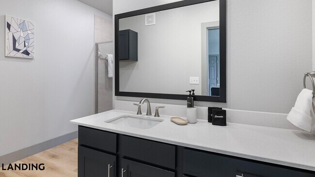 Foto del edificio - 2422 S Carrier Pkwy