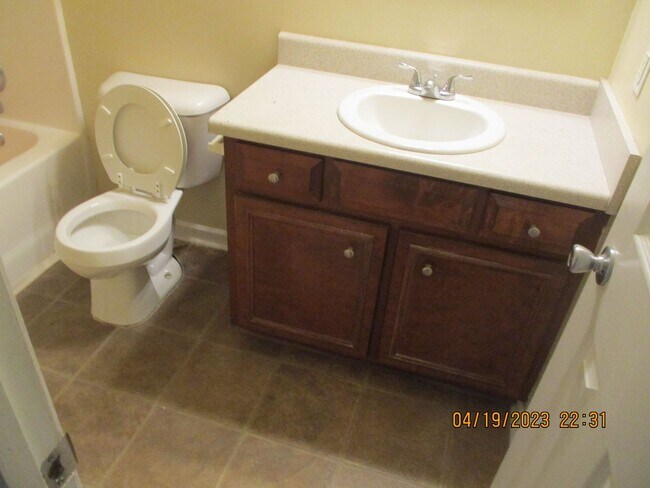 Foto del edificio - 3939 Rodnor Forest Ln