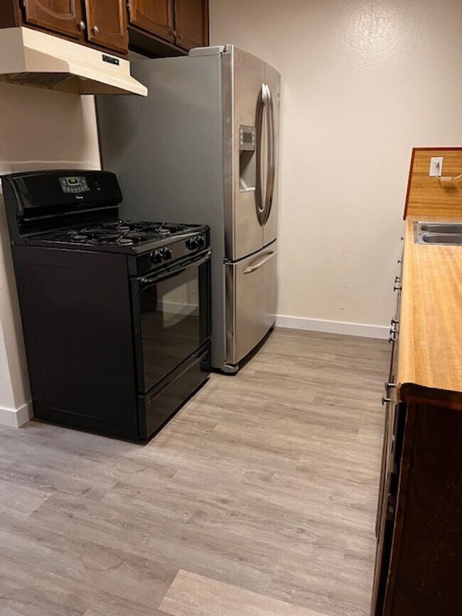 Foto del edificio - 2 Bedroom, 1 Bath Duplex