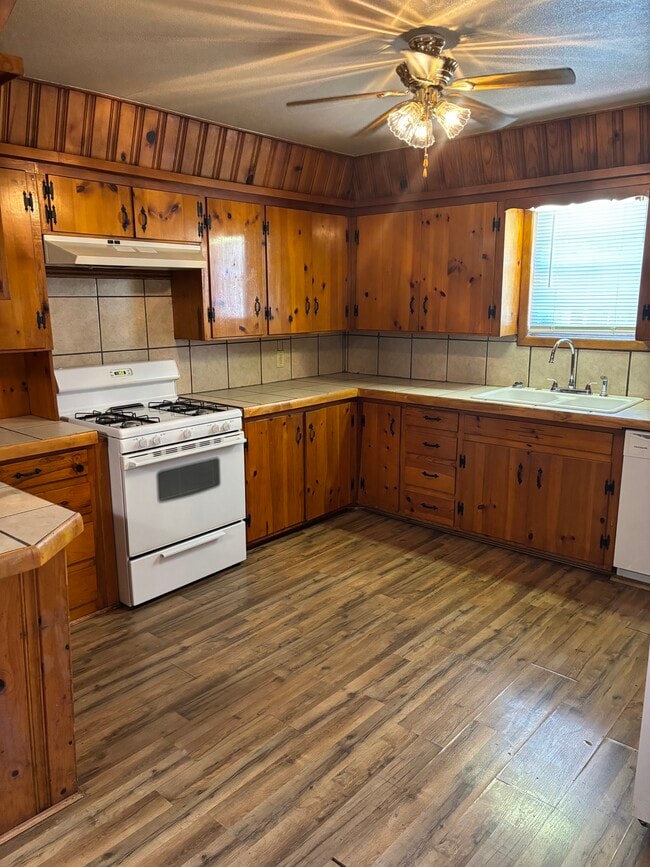 Building Photo - 507 Dixie Dr