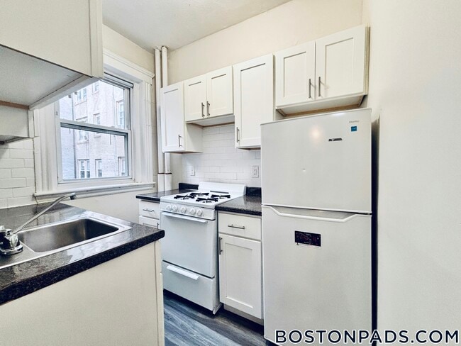 Building Photo - 1191 Boylston St