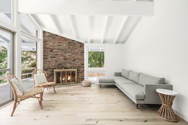Foto del edificio - 10 Homestead Ln