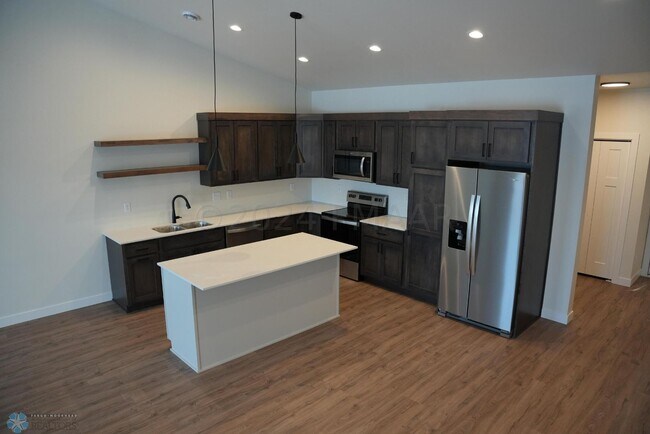 Foto del edificio - Modern 3 Bed / 2 Bath Twin Home — Stylish, Spacious, and No Backyard Neighbors!