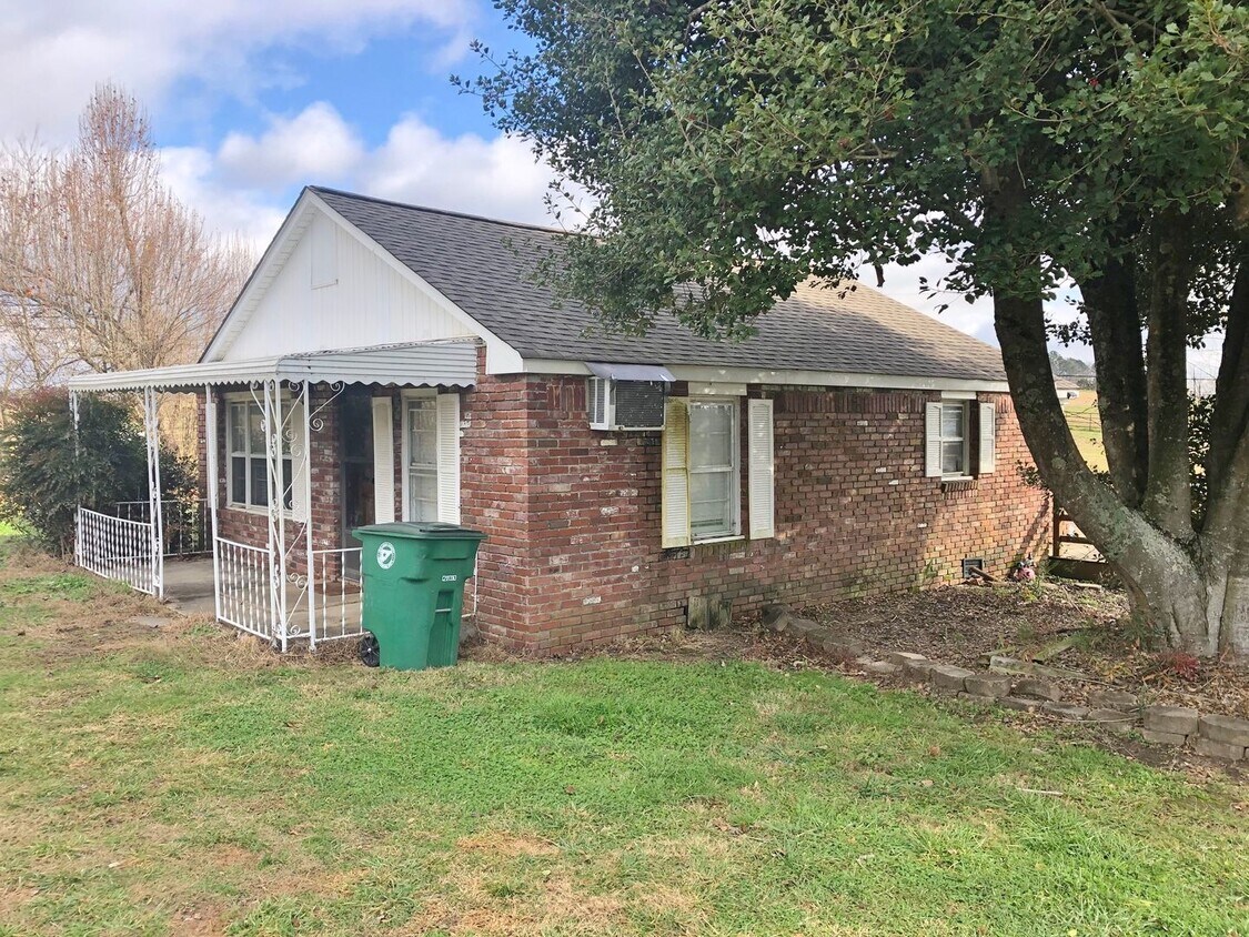 Primary Photo - 2 Bedroom 1 bath