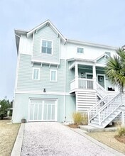 Building Photo - 6598 Carlinga Dr