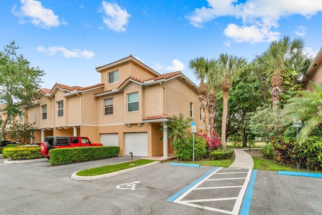 Building Photo - 2030 Alta Meadows Ln