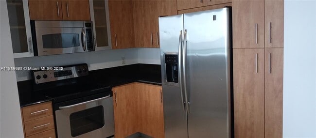 Foto del edificio - 7900 Harbor Island Dr