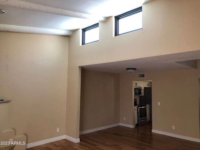 Foto del edificio - 6527 N 13th Dr