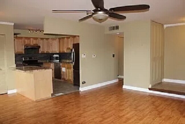 Foto del edificio - 2034 Oxford Ct