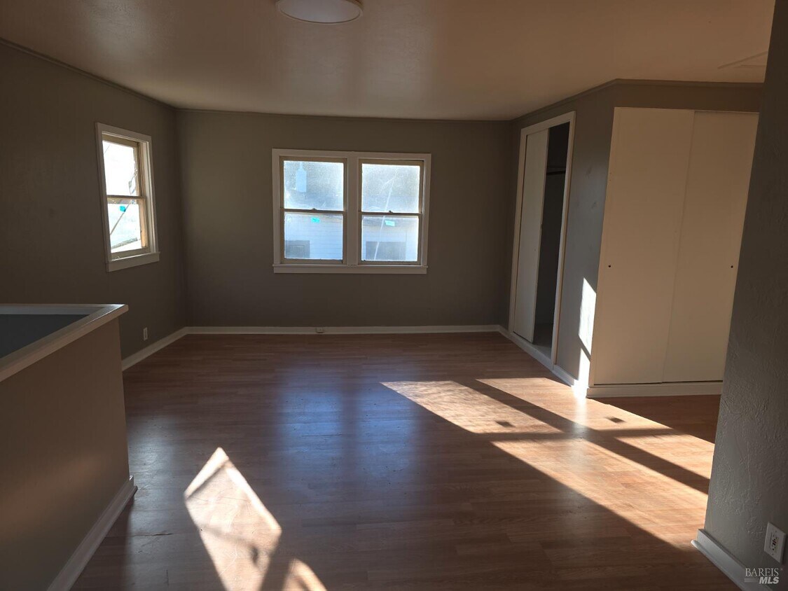 Foto del edificio - 420 Howell Mountain Rd