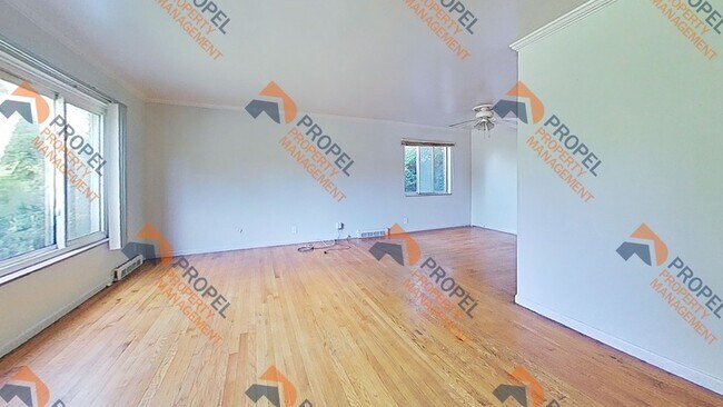 Building Photo - 722 Alter Rd