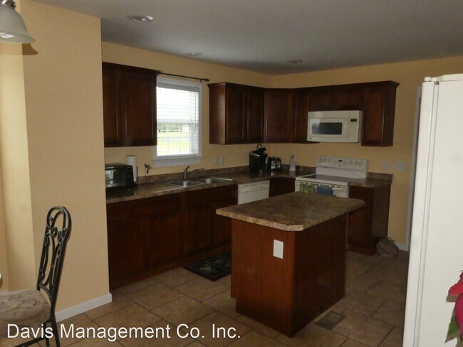 Building Photo - 4 br, 2.5 bath House - 207 Calthrop Neck Road