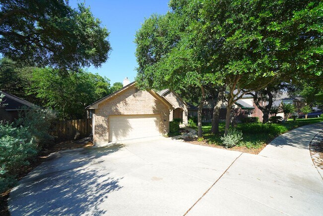 Foto del edificio - Gorgeous Home in the Coveted Greenshire Subdivision - Realtor Commission: $400