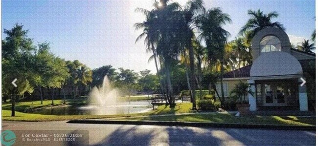 Foto del edificio - 801 Lyons Rd