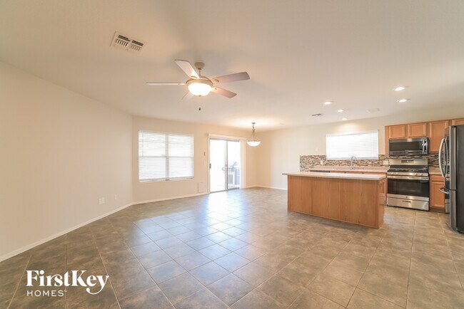 Building Photo - 9949 E Rocky Wash Dr