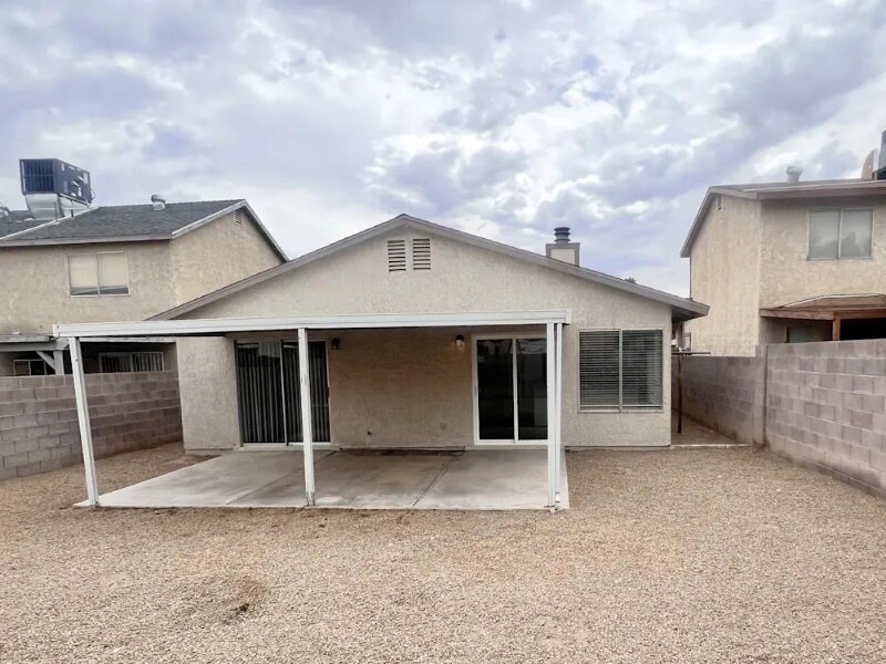 Foto principal - 7040 Cornflower Dr